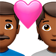 👨🏾‍❤️‍🧑🏾 Emoji Liebespaar: Mannn, Person, mitteldunkle Hautfarbe Apple iOS 16.4.