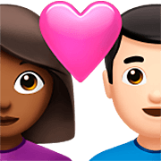 👩🏾‍❤️‍👨🏻 Emoji Liebespaar - Frau: mitteldunkle Hautfarbe, Mann: helle Hautfarbe Apple iOS 16.4.
