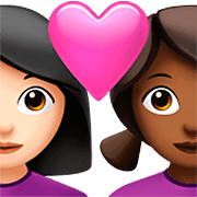 👩🏻‍❤️‍👩🏾 Emoji Casal Apaixonado - Mulher: Pele Clara, Mulher: Pele Morena Escura na Apple iOS 16.4.