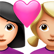 👩🏻‍❤️‍👩🏼 Emoji Liebespaar - Frau: helle Hautfarbe, Frau: mittelhelle Hautfarbe Apple iOS 16.4.
