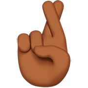 🤞🏾 Emoji Hand mit gekreuzten Fingern: mitteldunkle Hautfarbe Apple iOS 16.4.