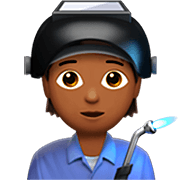 🧑🏾‍🏭 Emoji Fabrikarbeiter(in): mitteldunkle Hautfarbe Apple iOS 16.4.