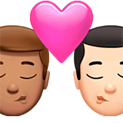 👨🏽‍❤️‍💋‍👨🏻 Emoji sich küssendes Paar - Mann: mittlere Hautfarbe, Mann: helle Hautfarbe Apple iOS 16.4.