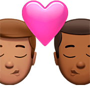 👨🏽‍❤️‍💋‍👨🏾 Emoji sich küssendes Paar - Mann: mittelhelle Hautfarbe Apple iOS 16.4.