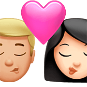👨🏼‍❤️‍💋‍👩🏻 Emoji Beso - Hombre: Tono De Piel Claro Medio, Mujer: Tono De Piel Claro en Apple iOS 16.4.