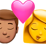 Emoji 👨🏽‍❤️‍💋‍👩 Bacio Tra Coppia - Uomo: Carnagione Olivastra, Donna su Apple iOS 16.4.