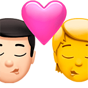 👨🏻‍❤️‍💋‍🧑 Emoji sich küssendes Paar: Mannn, Person, helle Hautfarbe, Kein Hautton Apple iOS 16.4.