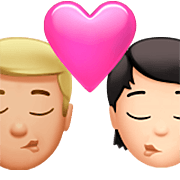Emoji 👨🏼‍❤️‍💋‍🧑🏻 Bacio Tra Coppia: uomo, persona, Carnagione Abbastanza Chiara, Carnagione Chiara su Apple iOS 16.4.