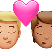 Emoji 👨🏼‍❤️‍💋‍🧑🏽 Bacio Tra Coppia: uomo, persona, Carnagione Abbastanza Chiara, Carnagione Olivastra su Apple iOS 16.4.