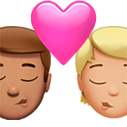 👨🏽‍❤️‍💋‍🧑🏼 Emoji Beso: Hombre, Persona, Tono De Piel Medio, Tono De Piel Claro Medio en Apple iOS 16.4.