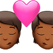 💏🏾 Emoji sich küssendes Paar, mitteldunkle Hautfarbe Apple iOS 16.4.