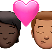 🧑🏿‍❤️‍💋‍👨🏽 Emoji Beso: Persona, Hombre, Tono De Piel Oscuro, Tono De Piel Medio en Apple iOS 16.4.
