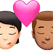 Emoji 🧑🏻‍❤️‍💋‍👨🏽 Bacio Tra Coppia: persona, uomo, Carnagione Chiara, Carnagione Olivastra su Apple iOS 16.4.
