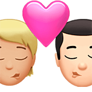 Emoji 🧑🏼‍❤️‍💋‍👨🏻 Bacio Tra Coppia: persona, uomo, Carnagione Abbastanza Chiara, Carnagione Chiara su Apple iOS 16.4.