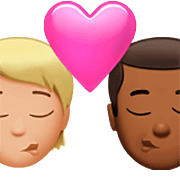 Emoji 🧑🏼‍❤️‍💋‍👨🏾 Bacio Tra Coppia: persona, uomo, Carnagione Abbastanza Chiara, Carnagione Abbastanza Scura su Apple iOS 16.4.