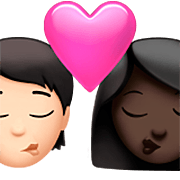 Emoji 🧑🏻‍❤️‍💋‍👩🏿 Bacio Tra Coppia: persona, Donna, Carnagione Chiara, Carnagione Scura su Apple iOS 16.4.