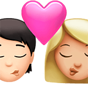 🧑🏻‍❤️‍💋‍👩🏼 Emoji sich küssendes Paar: Person, Frau, helle Hautfarbe, mittelhelle Hautfarbe Apple iOS 16.4.
