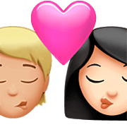 Emoji 🧑🏼‍❤️‍💋‍👩🏻 Bacio Tra Coppia: persona, Donna, Carnagione Abbastanza Chiara, Carnagione Chiara su Apple iOS 16.4.