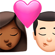 Emoji 👩🏾‍❤️‍💋‍👨🏻 Bacio Tra Coppia Donna: Carnagione Abbastanza Scura, Uomo: Carnagione Chiara su Apple iOS 16.4.