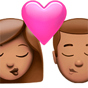 👩🏽‍❤️‍💋‍👨🏽 Emoji Beijo - Mulher: Pele Morena, Homem: Pele Morena na Apple iOS 16.4.