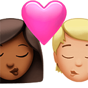 👩🏾‍❤️‍💋‍🧑🏼 Emoji Beso: Mujer, Persona, Tono De Piel Oscuro Medio, Tono De Piel Claro Medio en Apple iOS 16.4.