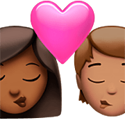 👩🏾‍❤️‍💋‍🧑🏽 Emoji Beijo: Mulher, Pessoa, Pele Morena Escura, Pele Morena na Apple iOS 16.4.
