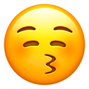 Emoji 😚 Faccina Che Bacia Con Occhi Chiusi su Apple iOS 16.4.
