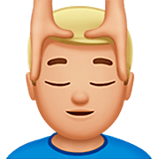 💆🏼‍♂️ Emoji Homem Recebendo Massagem Facial: Pele Morena Clara na Apple iOS 16.4.