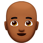 Emoji 👨🏾‍🦲 Uomo: Carnagione Abbastanza Scura E Calvo su Apple iOS 16.4.