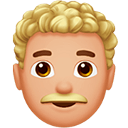 👨🏼‍🦱 Emoji Hombre: Tono De Piel Claro Medio Y Pelo Rizado en Apple iOS 16.4.