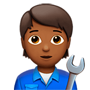 🧑🏾‍🔧 Emoji Mechaniker(in): mitteldunkle Hautfarbe Apple iOS 16.4.