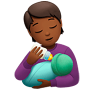 Émoji 🧑🏾‍🍼 Personne Allaitant Un Bébé : Peau Mate sur Apple iOS 16.4.