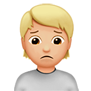 🙍🏼 Emoji missmutige Person: mittelhelle Hautfarbe Apple iOS 16.4.