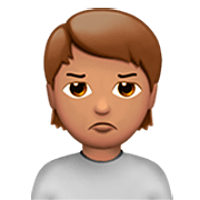 Émoji 🙎🏽 Personne Qui Boude : Peau Légèrement Mate sur Apple iOS 16.4.