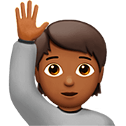 🙋🏾 Emoji Person mit erhobenem Arm: mitteldunkle Hautfarbe Apple iOS 16.4.