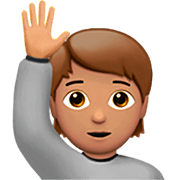🙋🏽 Emoji Pessoa Levantando A Mão: Pele Morena na Apple iOS 16.4.