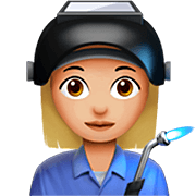 👩🏼‍🏭 Emoji Operária: Pele Morena Clara na Apple iOS 16.4.
