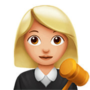 👩🏼‍⚖️ Emoji Juíza: Pele Morena Clara na Apple iOS 16.4.