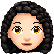 👩🏻‍🦱 Emoji Frau: helle Hautfarbe, lockiges Haar Apple iOS 16.4.
