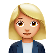 👩🏼‍💼 Emoji Oficinista Mujer: Tono De Piel Claro Medio en Apple iOS 16.4.