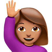 Émoji 🙋🏽‍♀️ Femme Qui Lève La Main : Peau Légèrement Mate sur Apple iOS 16.4.