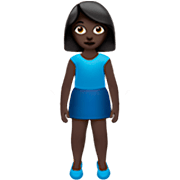 🧍🏿‍♀️ Emoji stehende Frau: dunkle Hautfarbe Apple iOS 16.4.