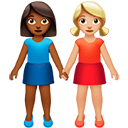 👩🏾‍🤝‍👩🏼 Emoji händchenhaltende Frauen: mitteldunkle Hautfarbe, mittelhelle Hautfarbe Apple iOS 16.4.