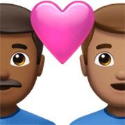 👨🏾‍❤️‍👨🏽 Emoji Pareja Enamorada - Hombre: Tono De Piel Oscuro Medio, Hombre: Tono De Piel Medio en Apple iOS 17.4.