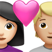 Emoji 👩🏻‍❤️‍🧑🏼 Coppia Con Cuore: Donna, persona, Carnagione Chiara, Carnagione Abbastanza Chiara su Apple iOS 17.4.