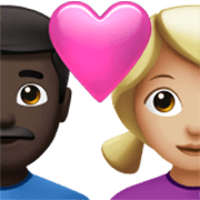 👨🏿‍❤️‍👩🏼 Emoji Casal Apaixonado - Homem: Pele Escura, Mulher: Pele Morena Clara na Apple iOS 17.4.