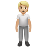🧍🏼 Emoji Persona De Pie: Tono De Piel Claro Medio en Apple iOS 17.4.