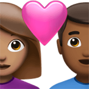 👩🏽‍❤️‍👨🏾 Emoji Pareja Enamorada - Mujer: Tono De Piel Medio, Hombre: Tono De Piel Oscuro Medio en Apple iOS 17.4.