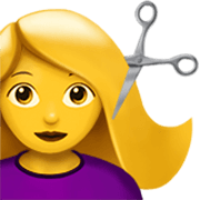 Frau beim Haareschneiden Apple iOS 17.4.