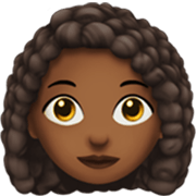 👩🏾‍🦱 Emoji Frau: mitteldunkle Hautfarbe, lockiges Haar Apple iOS 17.4.
